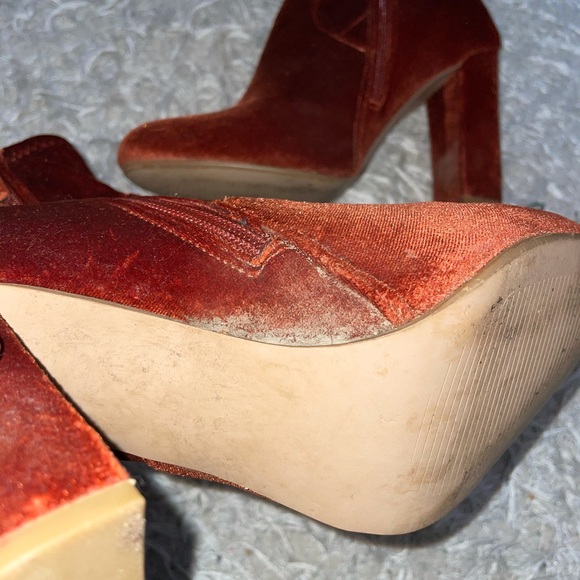 SOLD ELSEWHERE Velvet Steve Madden Ankle Booties - Picture 5 of 5